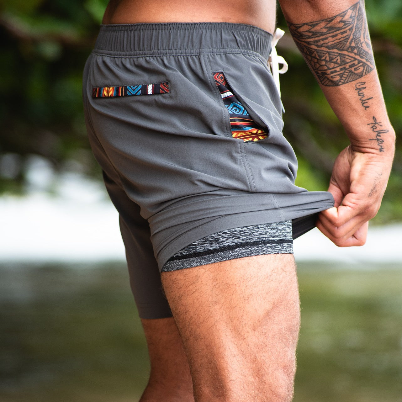 Nomad 3.0 Short (Hybrid) - Charcoal