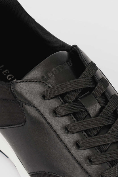 FORMA RUNNER - BLACK AND WHITE